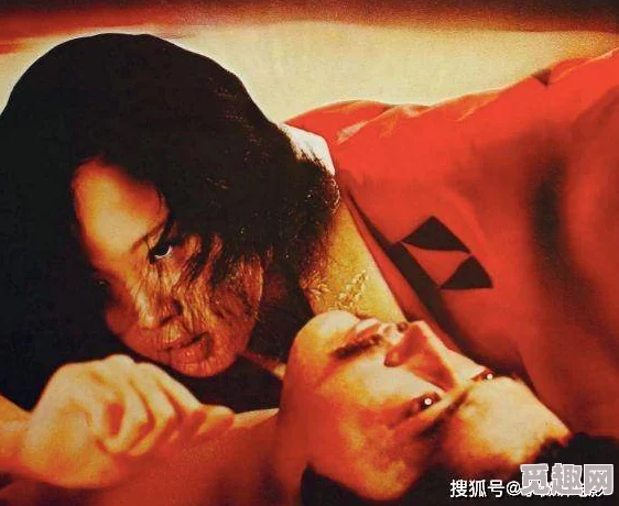 久久三级电影：震惊！一部被禁的经典影片竟在网络上悄然复活，引发观众热议与争议！