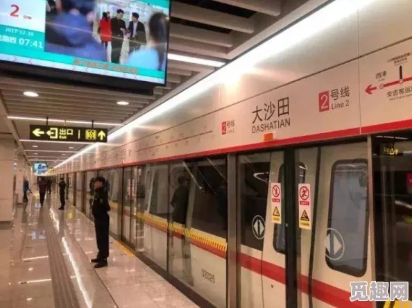 地铁逃生游戏改进效果对比：钢铁伤害与新增机制哪个影响更大？