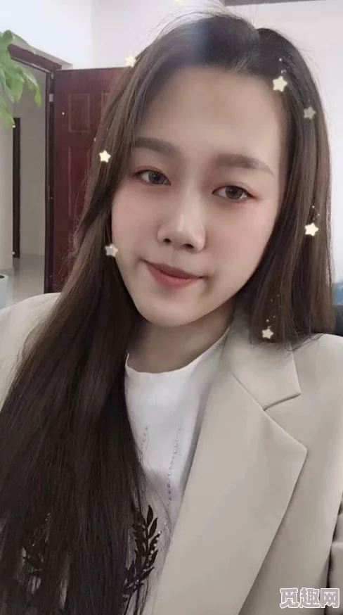 张婉莹西区幼儿被曝与富商传绯闻,疑似私下交往频繁引关注 张婉莹西区幼儿被曝与富商传绯闻,疑似私下交往频繁引关注