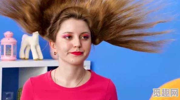 俄罗斯狂躁美女大BBBBBB:惊现超长发型搭配疯狂舞蹈,引全球网友热议与模仿! 俄罗斯狂躁美女大BBBBBB:惊现超长发型搭配疯狂舞蹈,引全球网友热议与模仿!