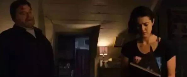 色戒2小时38分在线观看，震惊！这部影片竟然引发了全球观众的热议与讨论，背后隐藏着不为人知的秘密！