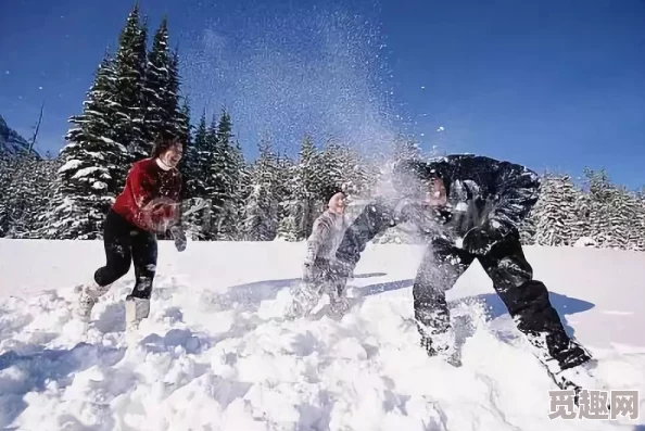 爽好舒服小雪别，冬季旅游热潮来袭，各地滑雪胜地人气爆棚，畅享冰雪乐趣！