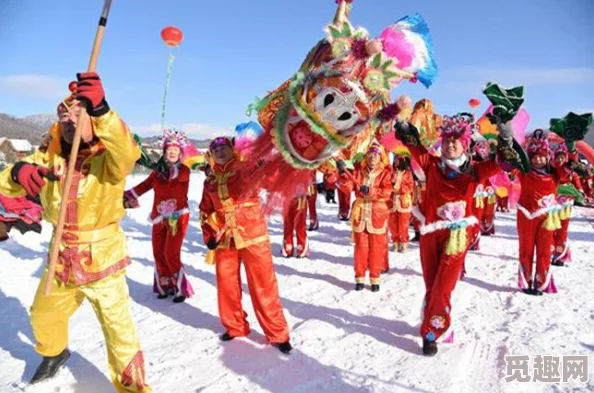 亚洲伊人激情网友认为这一主题展现了多元文化的魅力，吸引了众多年轻人的关注与参与，同时也引发了对社会风俗的讨论