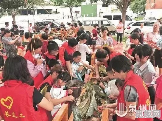 人人干人人做春节期间社区组织了丰富多彩的活动吸引居民积极参与