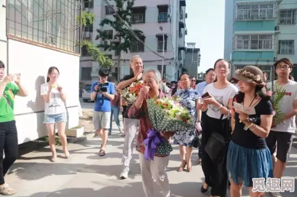 老卫和淑荣听说最近总一起去公园跳广场舞关系好像很不一般